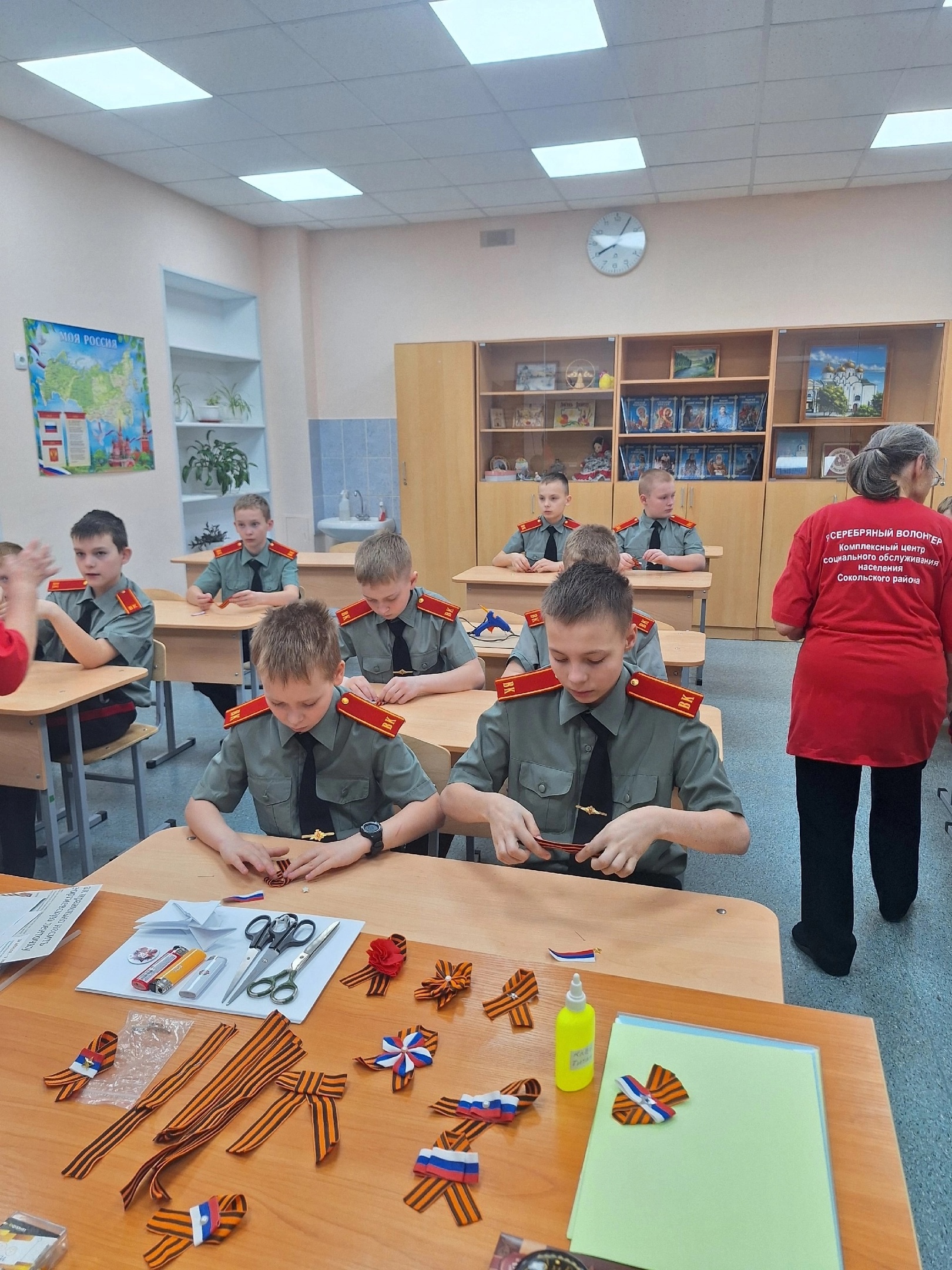 "Серебряные" волонтеры + кадеты