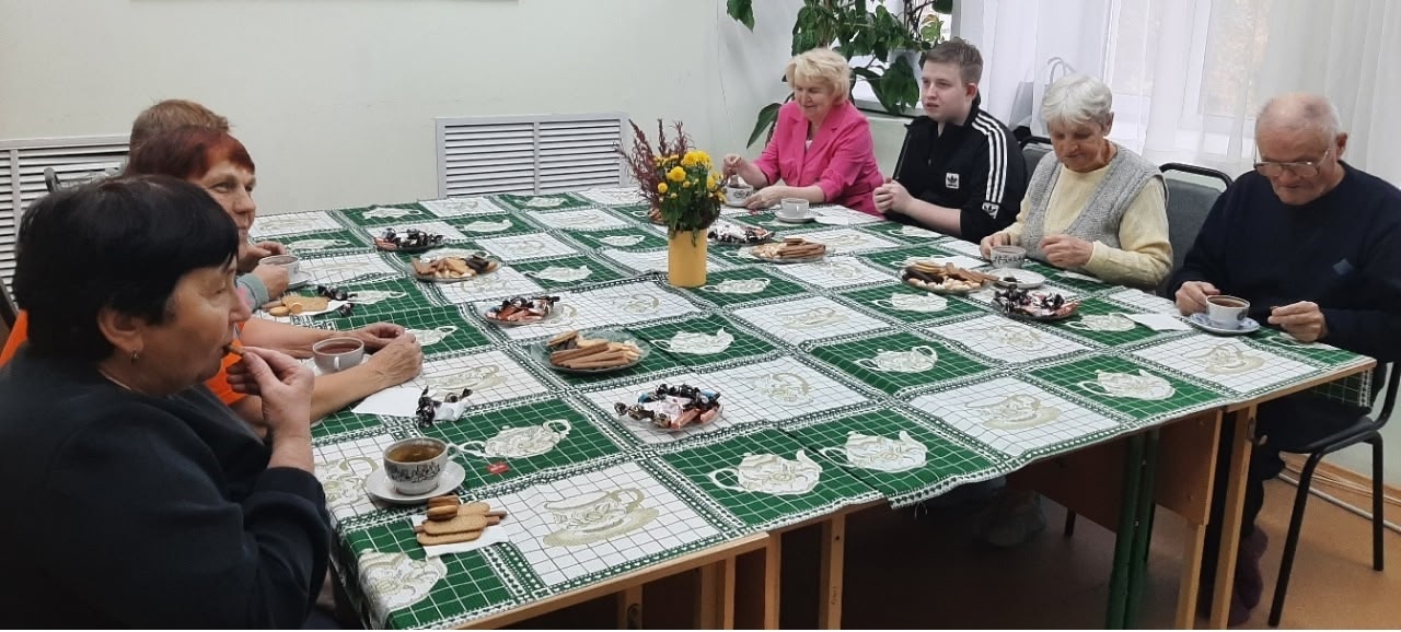 "ВЕЧЕР ЗОЛОТОЙ ОСЕНИ: ВМЕСТЕ НАМ ТЕПЛО"