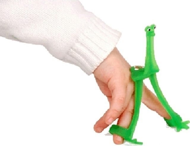 РУБРИКА "НАШИ ПОМОЩНИКИ" сегодня расскажет еще о некоторых средствах реабилитации - тренажерах для развития мелкой моторики рук.